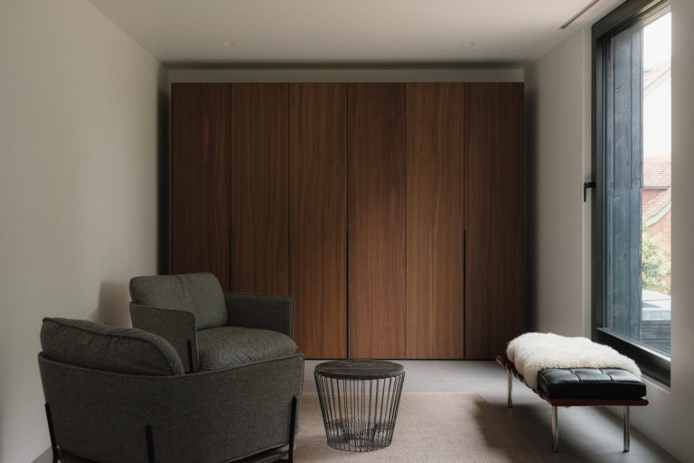 GERRARDS CROSS, BUCKINGHAMSHIRE - SL9 - SHOOTFACTORY - OTHER UK HOUSES