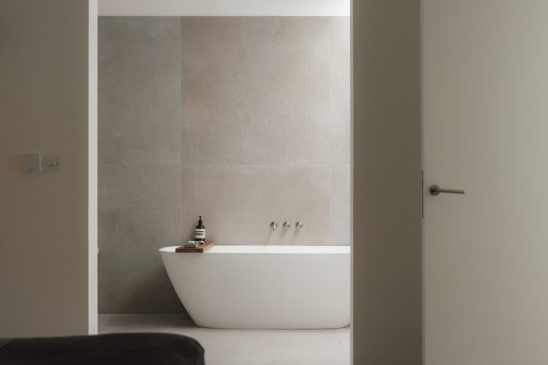 GERRARDS CROSS, BUCKINGHAMSHIRE - SL9 - SHOOTFACTORY - OTHER UK HOUSES