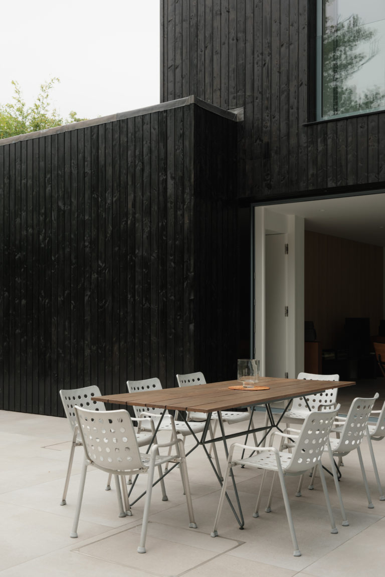 GERRARDS CROSS, BUCKINGHAMSHIRE - SL9 - SHOOTFACTORY - OTHER UK HOUSES