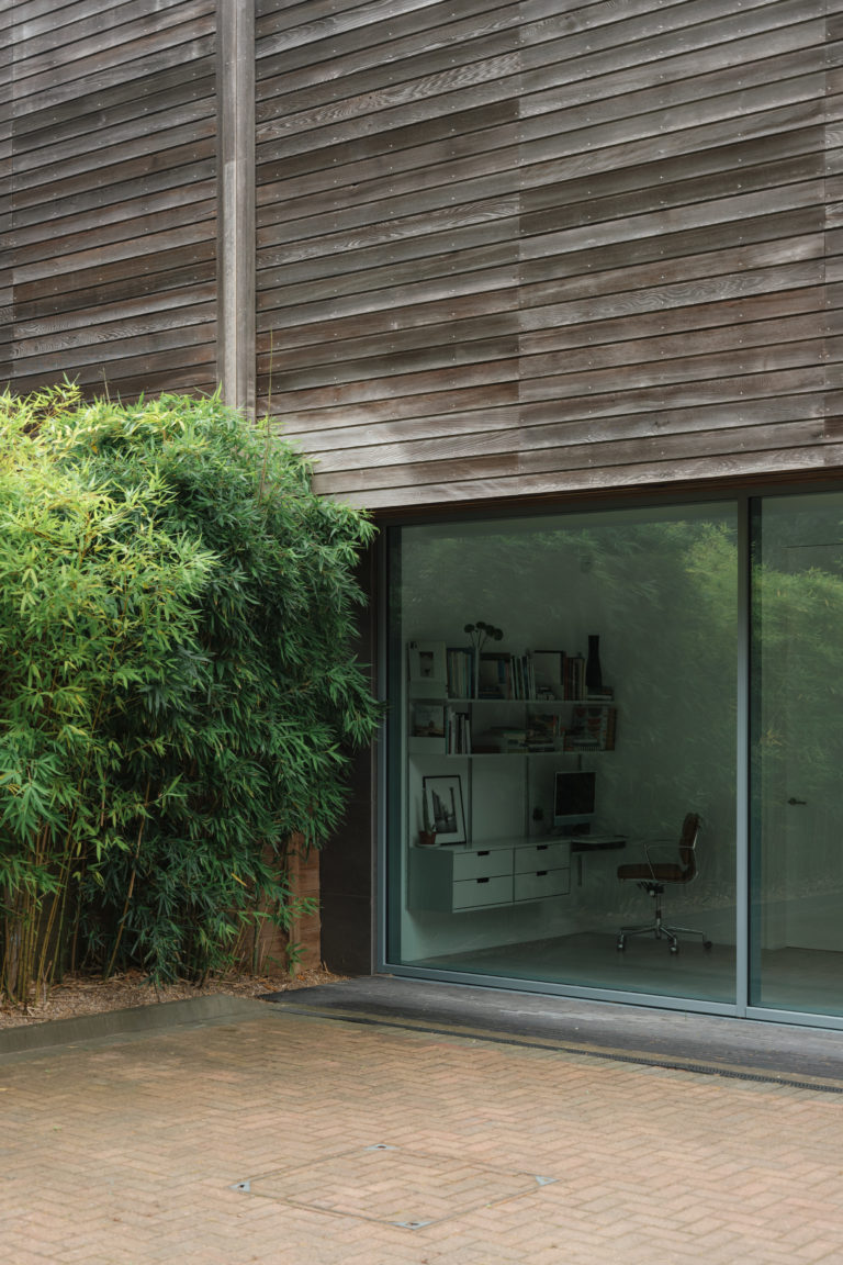 GERRARDS CROSS, BUCKINGHAMSHIRE - SL9 - SHOOTFACTORY - OTHER UK HOUSES