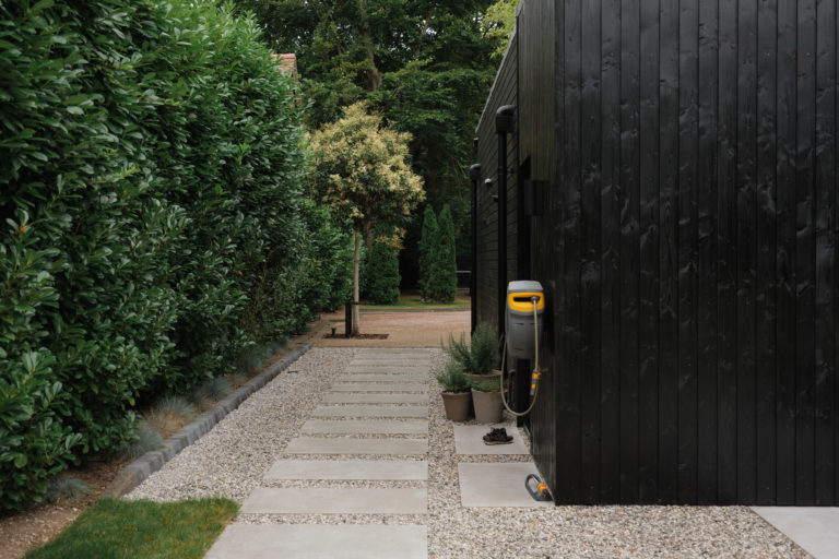 GERRARDS CROSS, BUCKINGHAMSHIRE - SL9 - SHOOTFACTORY - OTHER UK HOUSES