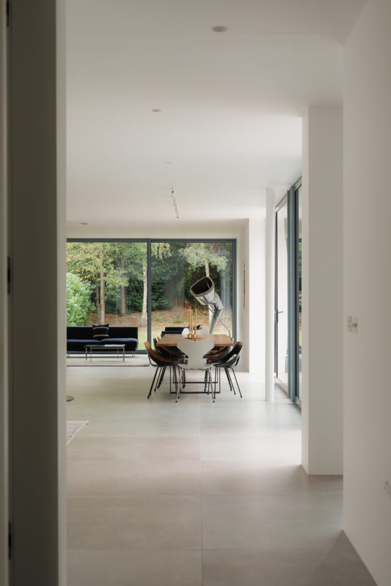 GERRARDS CROSS, BUCKINGHAMSHIRE - SL9 - SHOOTFACTORY - OTHER UK HOUSES