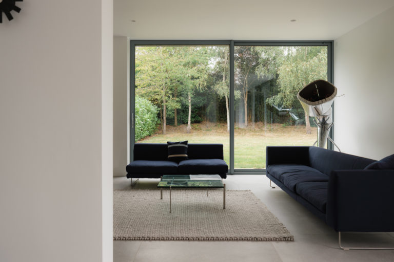 GERRARDS CROSS, BUCKINGHAMSHIRE - SL9 - SHOOTFACTORY - OTHER UK HOUSES