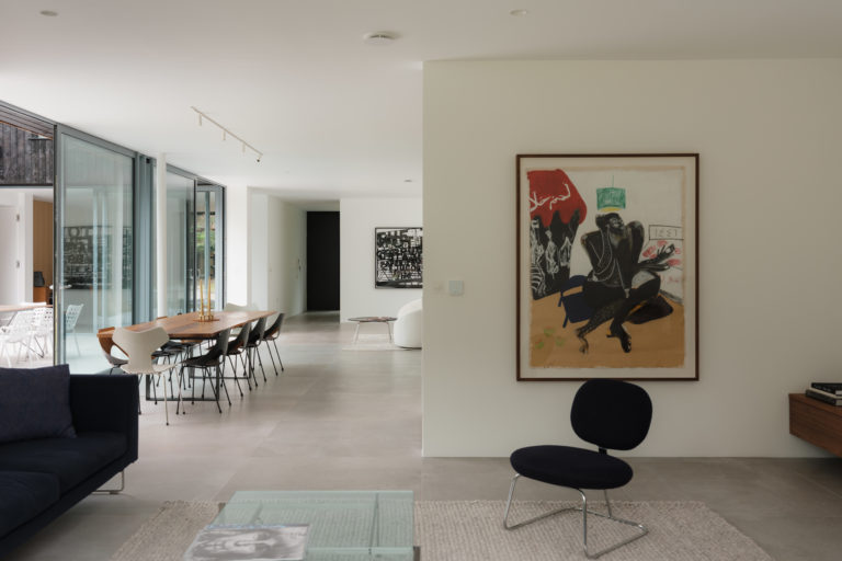GERRARDS CROSS, BUCKINGHAMSHIRE - SL9 - SHOOTFACTORY - OTHER UK HOUSES