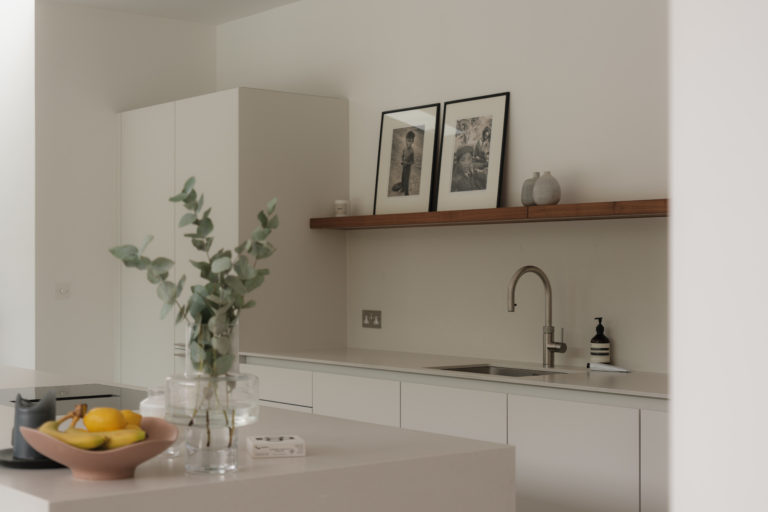 GERRARDS CROSS, BUCKINGHAMSHIRE - SL9 - SHOOTFACTORY - OTHER UK HOUSES