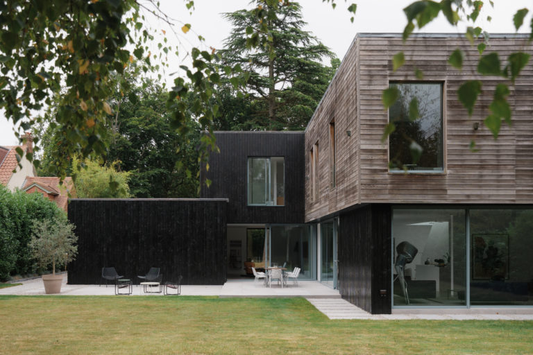 GERRARDS CROSS, BUCKINGHAMSHIRE - SL9 - SHOOTFACTORY - OTHER UK HOUSES