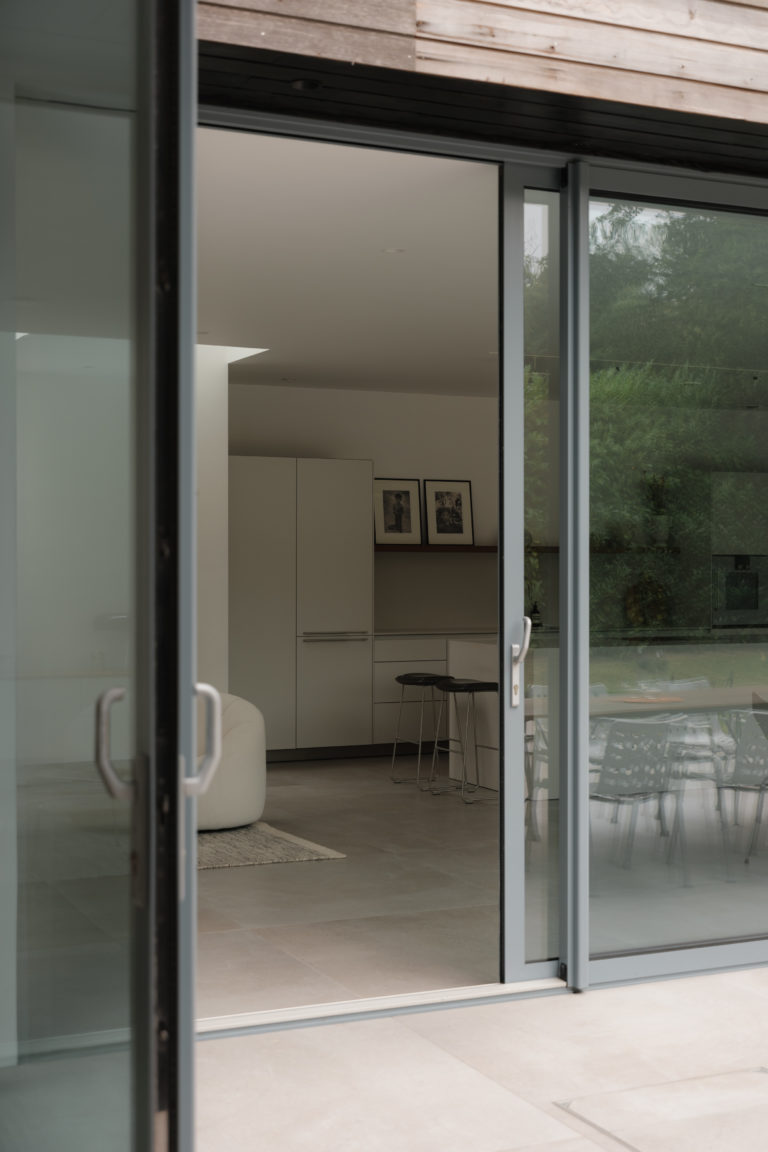GERRARDS CROSS, BUCKINGHAMSHIRE - SL9 - SHOOTFACTORY - OTHER UK HOUSES
