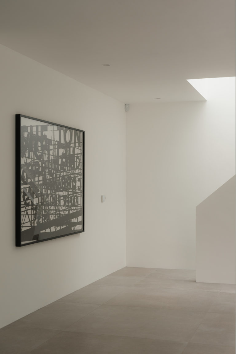 GERRARDS CROSS, BUCKINGHAMSHIRE - SL9 - SHOOTFACTORY - OTHER UK HOUSES
