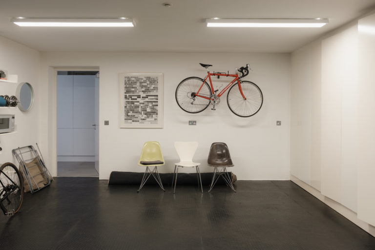 GERRARDS CROSS, BUCKINGHAMSHIRE - SL9 - SHOOTFACTORY - OTHER UK HOUSES