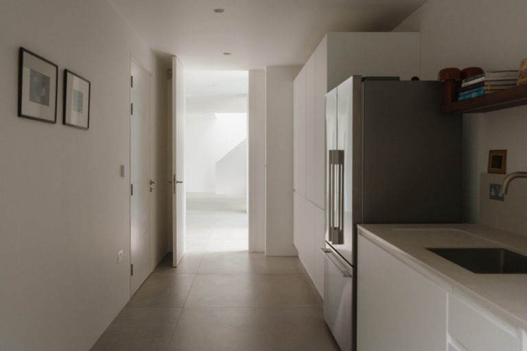 GERRARDS CROSS, BUCKINGHAMSHIRE - SL9 - SHOOTFACTORY - OTHER UK HOUSES