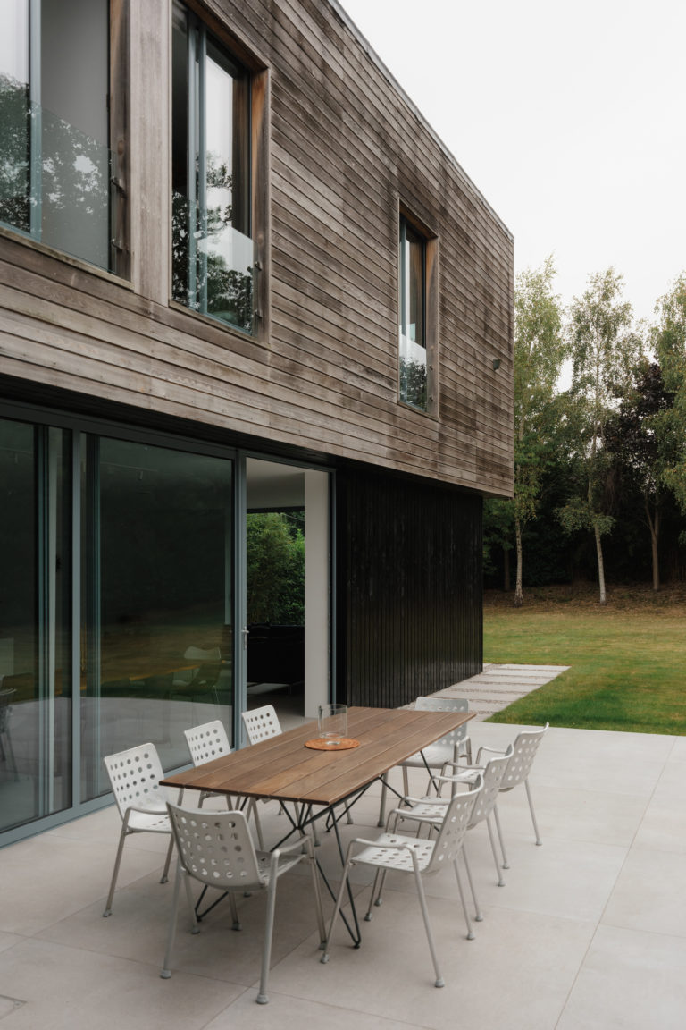 GERRARDS CROSS, BUCKINGHAMSHIRE - SL9 - SHOOTFACTORY - OTHER UK HOUSES