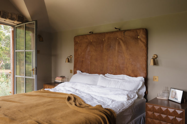 WISTERIA COTTAGE, FRENSHAM - GU10