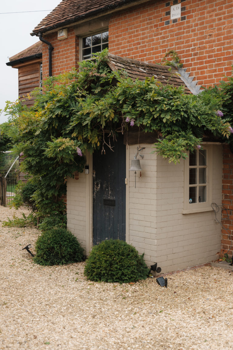 WISTERIA COTTAGE, FRENSHAM - GU10