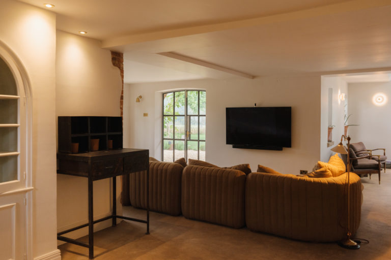 WISTERIA COTTAGE, FRENSHAM - GU10