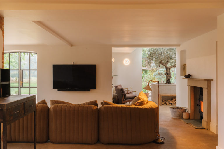 WISTERIA COTTAGE, FRENSHAM - GU10