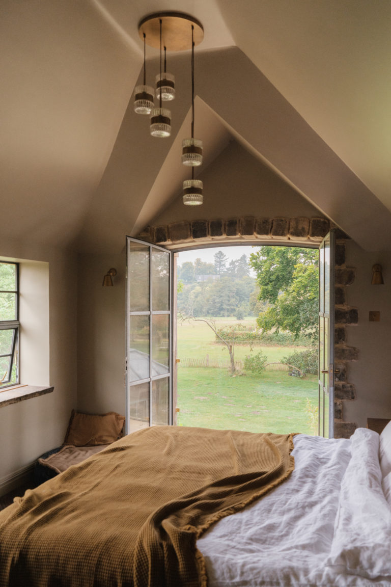WISTERIA COTTAGE, FRENSHAM - GU10