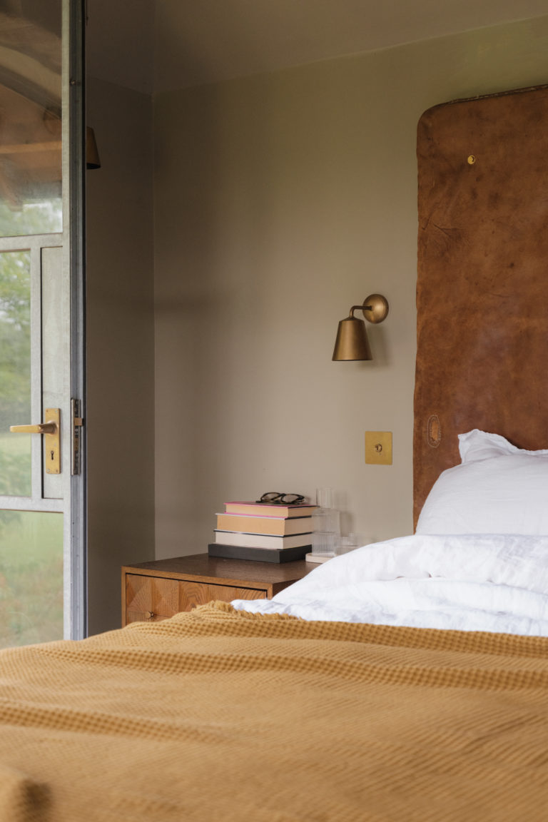 WISTERIA COTTAGE, FRENSHAM - GU10