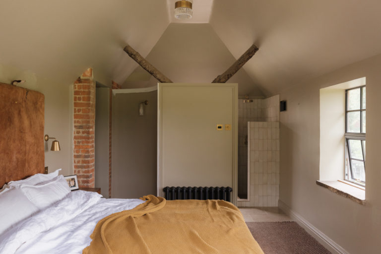 WISTERIA COTTAGE, FRENSHAM - GU10