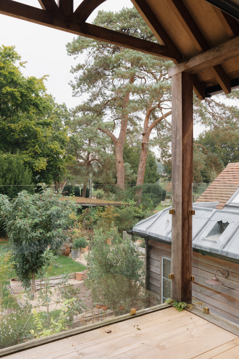WISTERIA COTTAGE, FRENSHAM - GU10