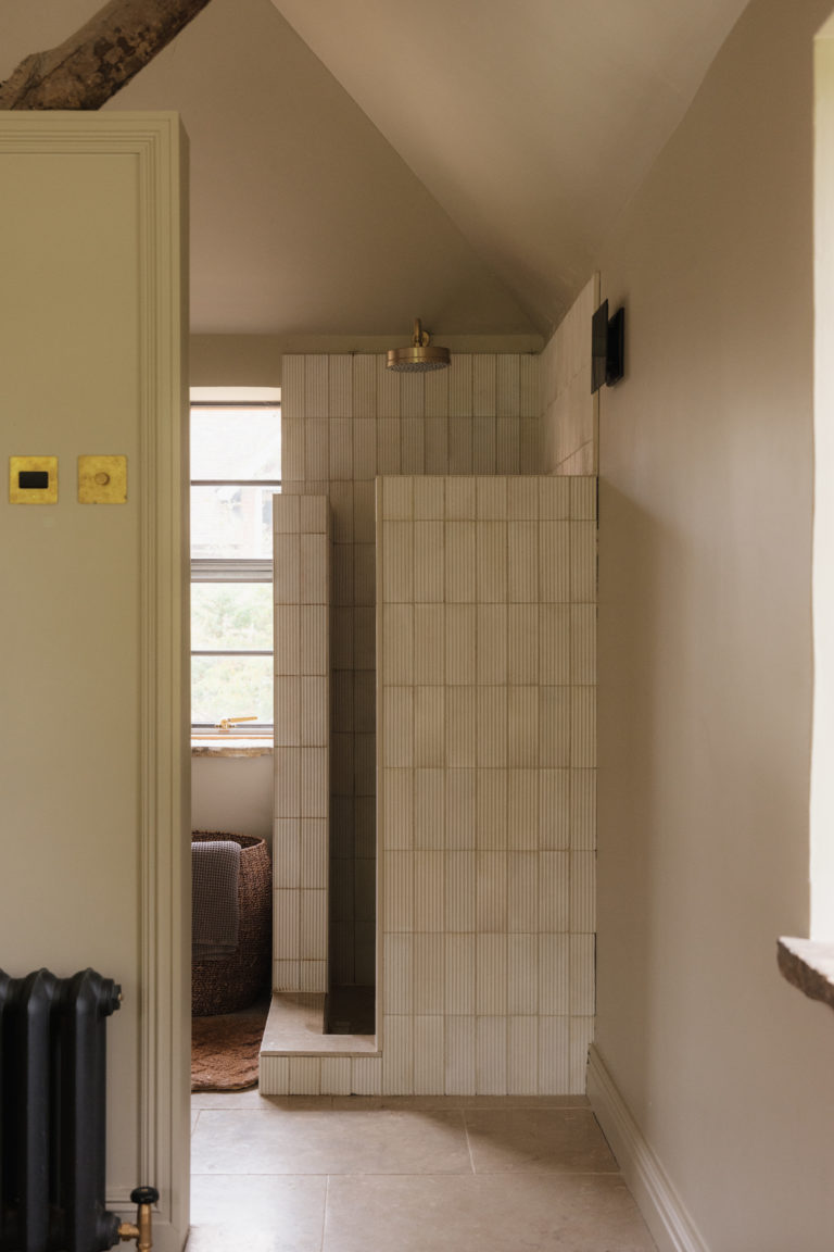 WISTERIA COTTAGE, FRENSHAM - GU10