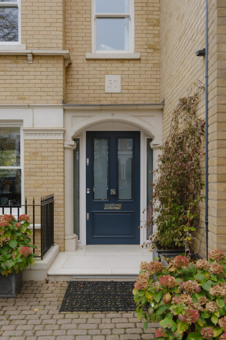 ASH, LONDON - SW11 - SHOOTFACTORY - LONDON HOUSES