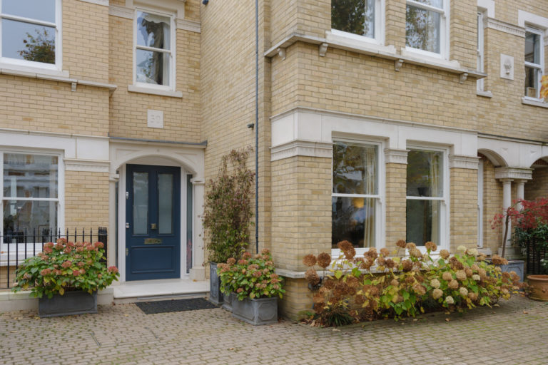ASH, LONDON - SW11 - SHOOTFACTORY - LONDON HOUSES