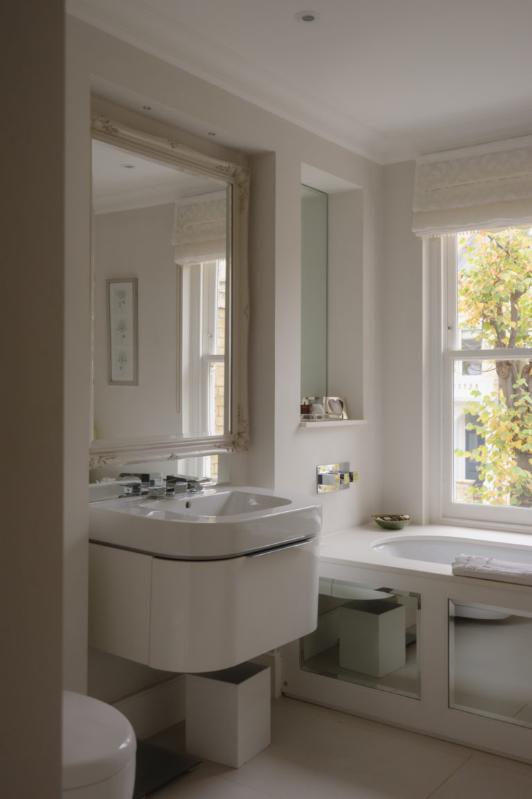 ASH, LONDON - SW11 - SHOOTFACTORY - LONDON HOUSES