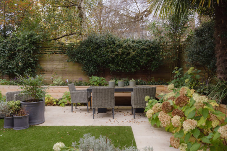 ASH, LONDON - SW11 - SHOOTFACTORY - LONDON HOUSES
