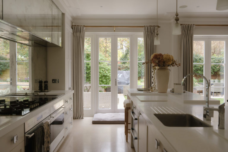 ASH, LONDON - SW11 - SHOOTFACTORY - LONDON HOUSES