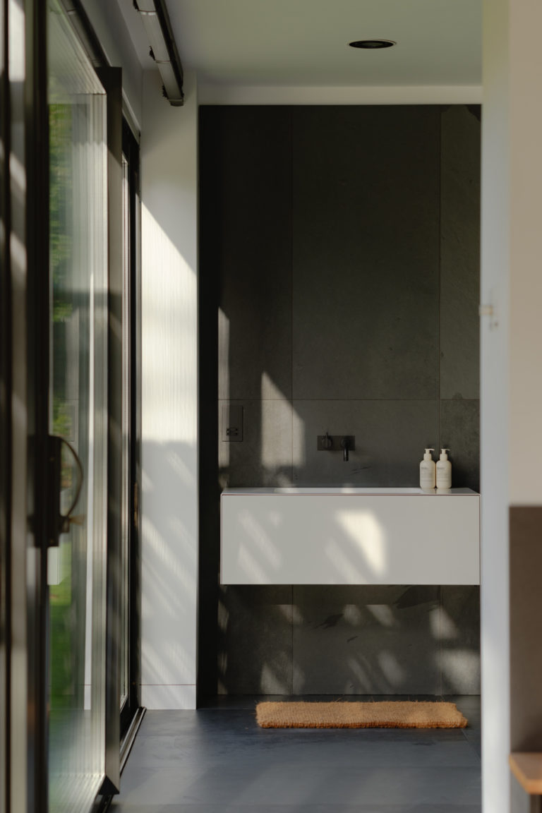 HERON HOUSE, SLOUGH SL2 - SHOOTFACTORY - OTHER UK HOUSES