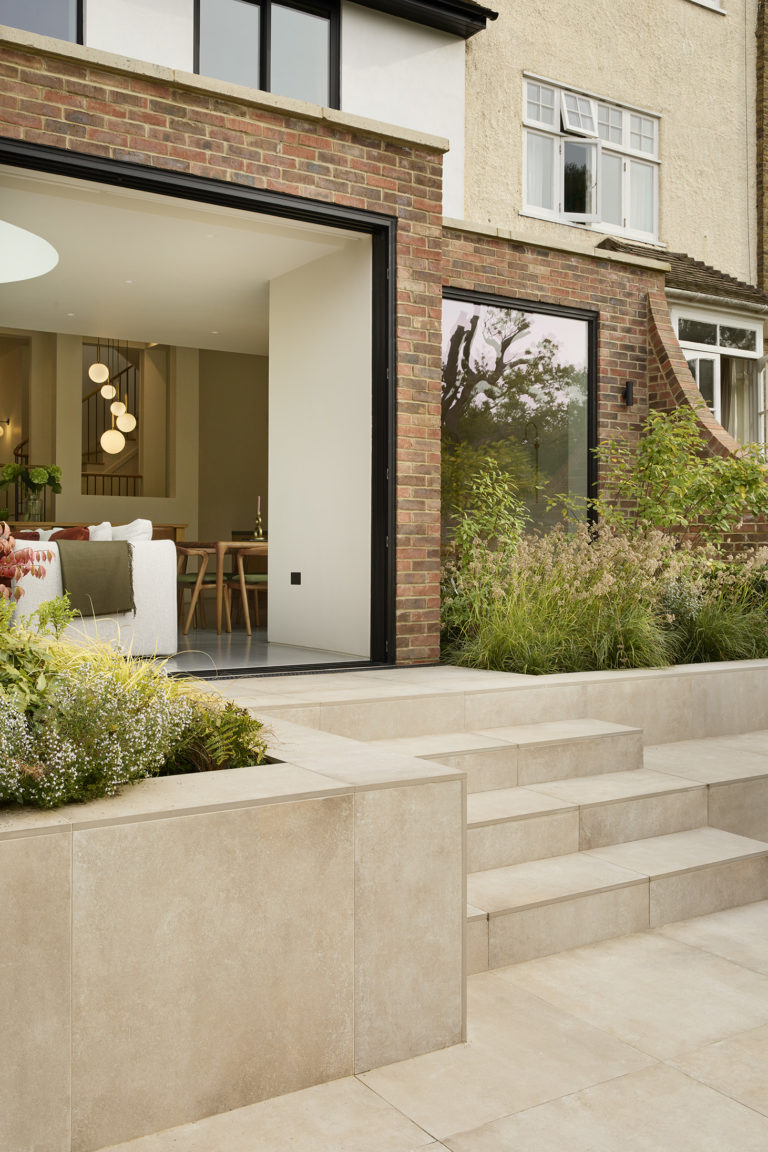 WOODSIDE, LONDON - N6 - SHOOTFACTORY - LONDON HOUSES