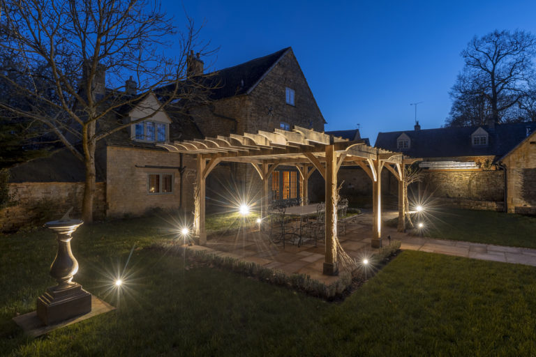 MANOR FARM GLOUCESTERSHIRE, GL56 - SHOOTFACTORY - OTHER UK HOUSES