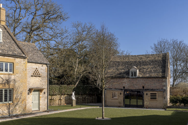 MANOR FARM GLOUCESTERSHIRE, GL56 - SHOOTFACTORY - OTHER UK HOUSES