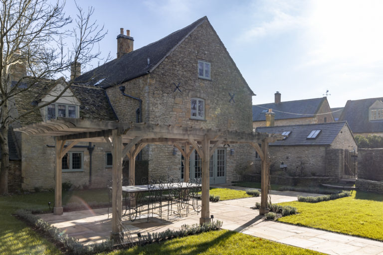 MANOR FARM GLOUCESTERSHIRE, GL56 - SHOOTFACTORY - OTHER UK HOUSES