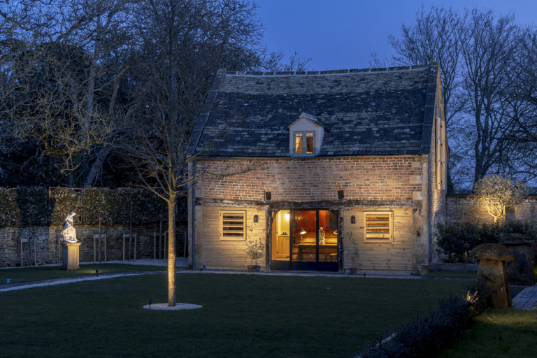 MANOR FARM GLOUCESTERSHIRE, GL56 - SHOOTFACTORY - OTHER UK HOUSES
