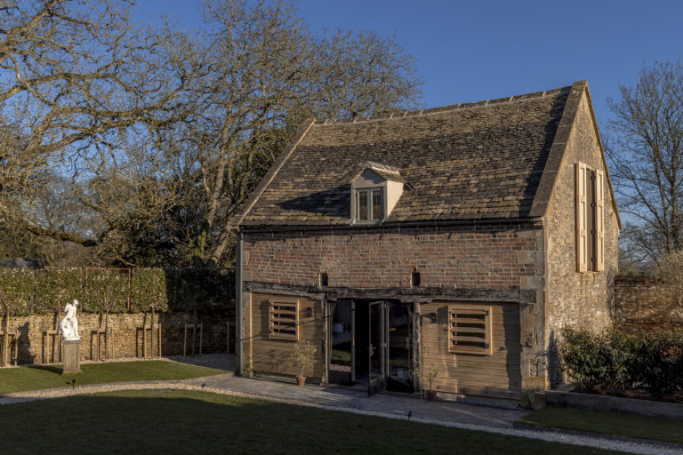 MANOR FARM GLOUCESTERSHIRE, GL56 - SHOOTFACTORY - OTHER UK HOUSES