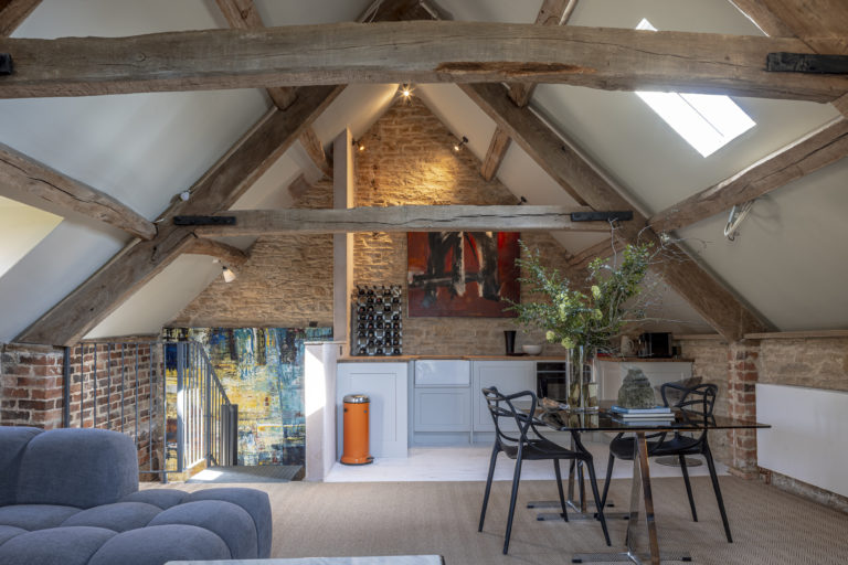 MANOR FARM GLOUCESTERSHIRE, GL56 - SHOOTFACTORY - OTHER UK HOUSES