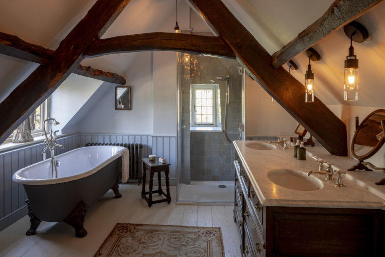 MANOR FARM GLOUCESTERSHIRE, GL56 - SHOOTFACTORY - OTHER UK HOUSES