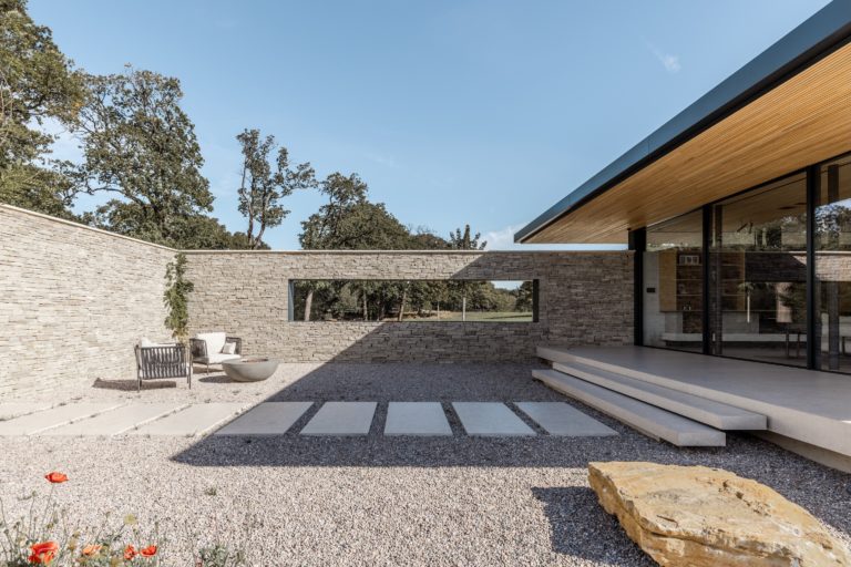 SHENFIELD FRYERNING, CM4 - SHOOTFACTORY - OTHER UK HOUSES