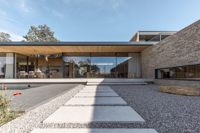 SHENFIELD FRYERNING, CM4 - SHOOTFACTORY - OTHER UK HOUSES