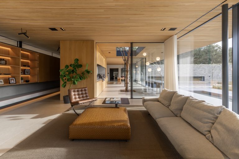 SHENFIELD FRYERNING, CM4 - SHOOTFACTORY - OTHER UK HOUSES