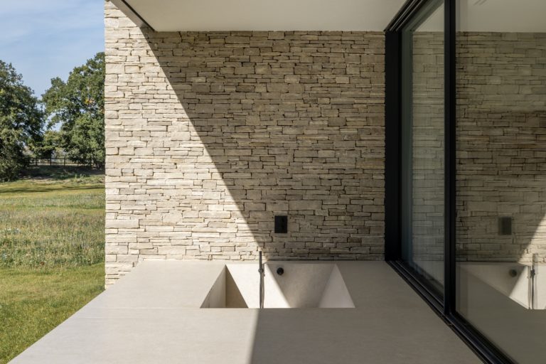 SHENFIELD FRYERNING, CM4 - SHOOTFACTORY - OTHER UK HOUSES