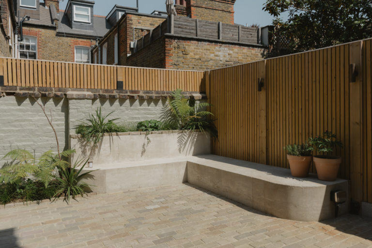CLAPHAM LONDON, SW4 - SHOOTFACTORY - LONDON HOUSES