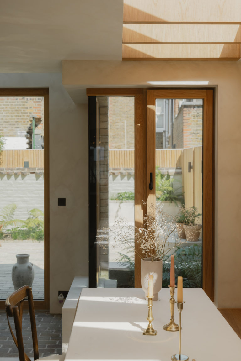 CLAPHAM LONDON, SW4 - SHOOTFACTORY - LONDON HOUSES