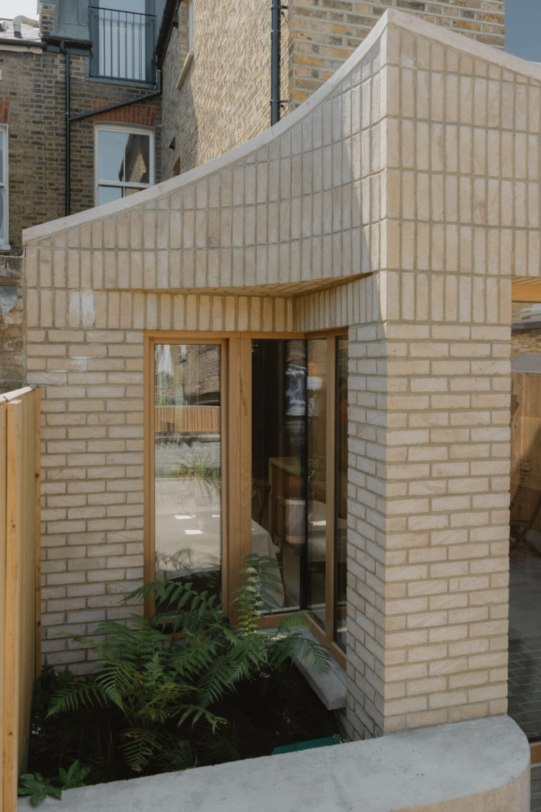 CLAPHAM LONDON, SW4 - SHOOTFACTORY - LONDON HOUSES