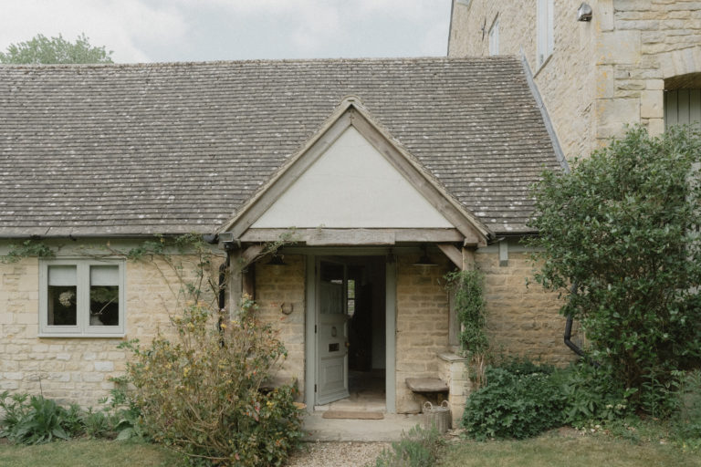 EMMANUEL GLOUCESTERSHIRE, GL54 - 4 - SHOOTFACTORY - OTHER UK HOUSES