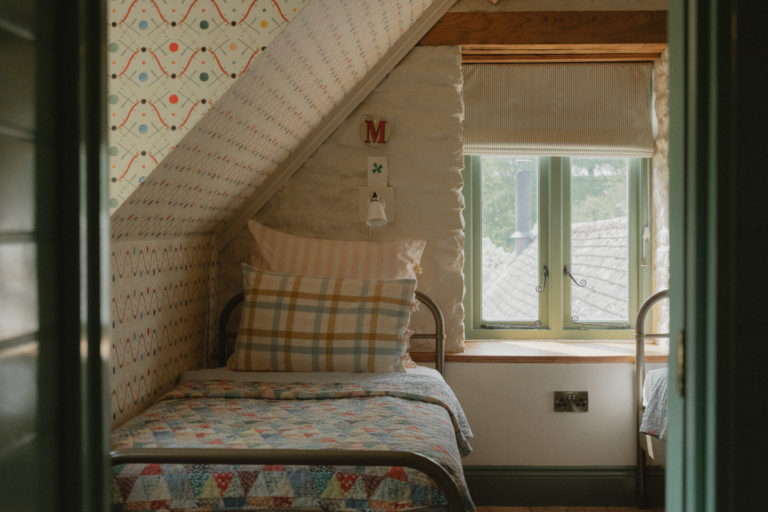 EMMANUEL GLOUCESTERSHIRE, GL54 - 4 - SHOOTFACTORY - OTHER UK HOUSES