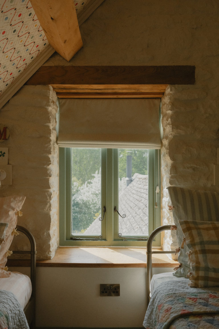 EMMANUEL GLOUCESTERSHIRE, GL54 - 4 - SHOOTFACTORY - OTHER UK HOUSES
