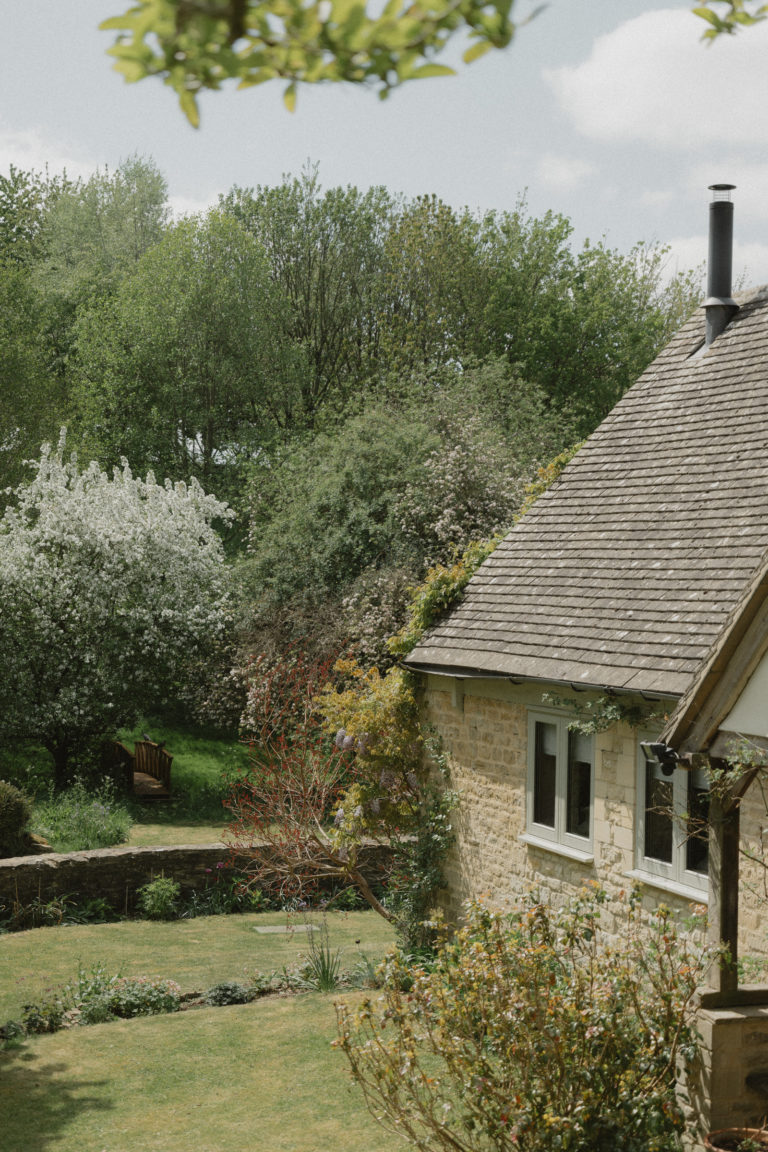 EMMANUEL GLOUCESTERSHIRE, GL54 - 4 - SHOOTFACTORY - OTHER UK HOUSES