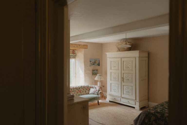 EMMANUEL GLOUCESTERSHIRE, GL54 - 4 - SHOOTFACTORY - OTHER UK HOUSES